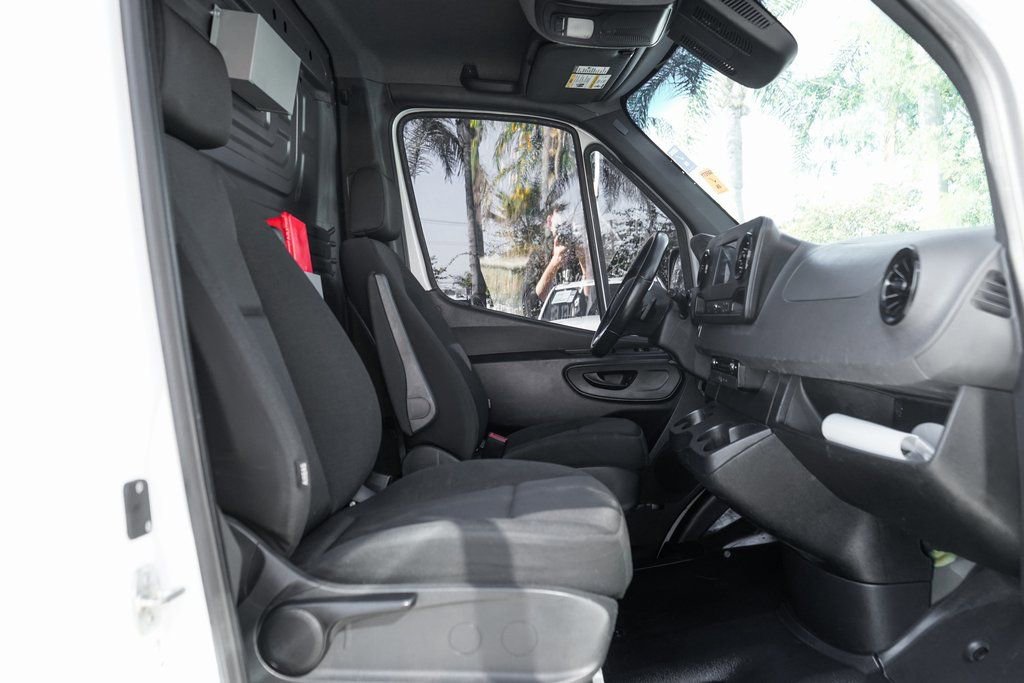 Used 2022 Mercedes-Benz Sprinter 1500 image 33