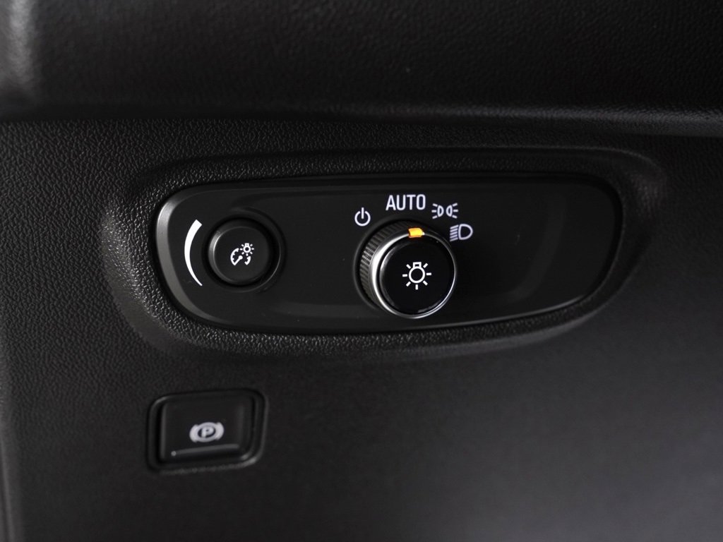 Used 2023 GMC Terrain SLE w/ Elevation Edition image 12