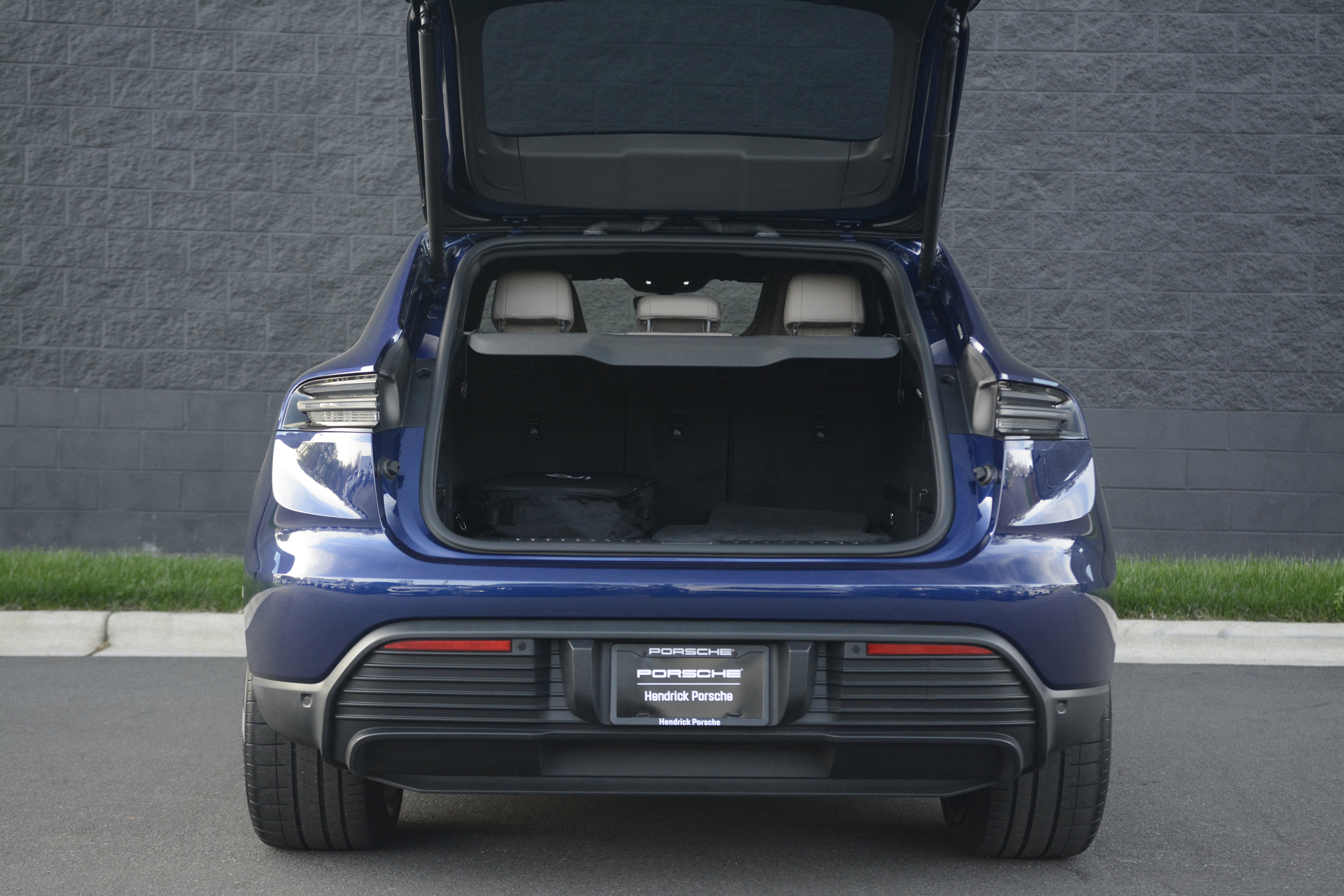 Certified 2025 Porsche Macan 4S Electric image 42