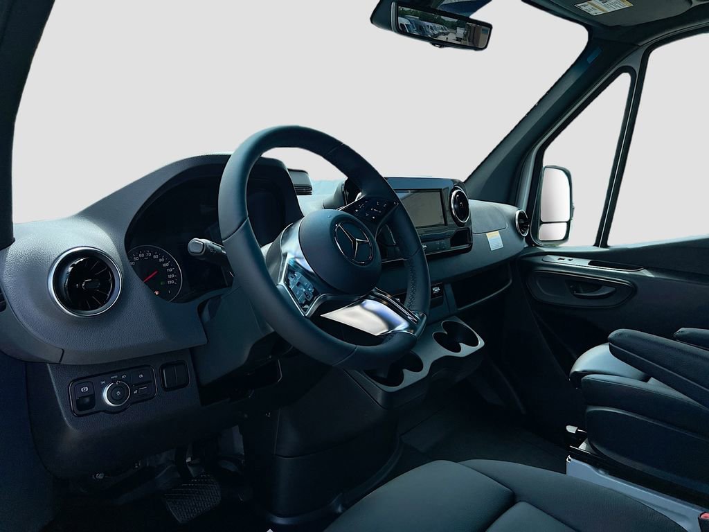 New 2025 Mercedes-Benz Sprinter 2500 image 10