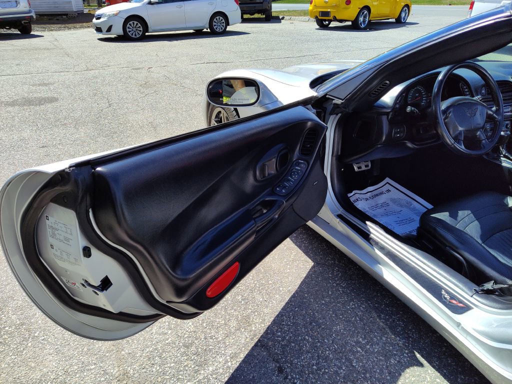 Used 2003 Chevrolet Corvette Convertible w/ Preferred Equipment Group1 image 12