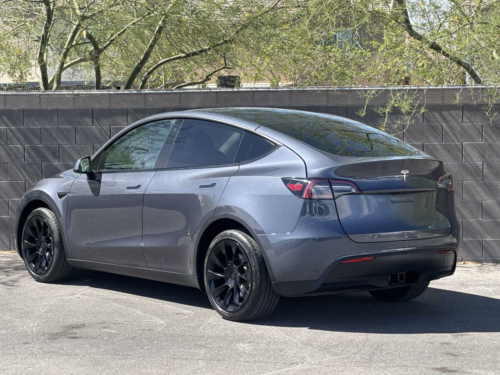 Used 2023 Tesla Model Y Long Range AWD/4WD image 6