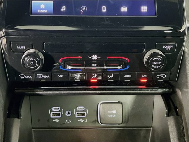 Used 2025 Jeep Grand Cherokee L Laredo RWD image 23