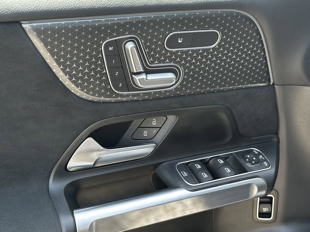 Certified 2025 Mercedes-Benz GLB 250 image 12