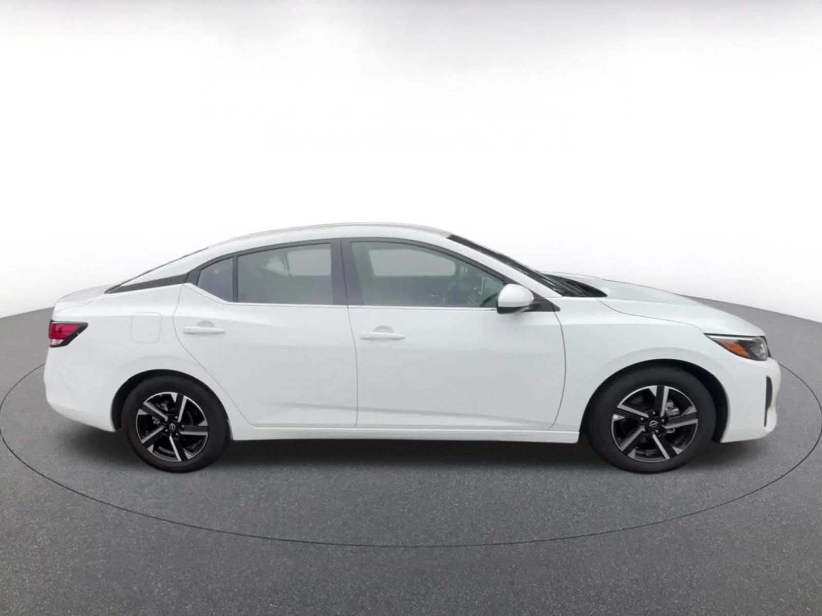 Used 2025 Nissan Sentra SV FWD image 16