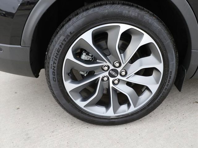 Used 2023 Lincoln Nautilus Reserve w/ Equipment Group 201A image 7