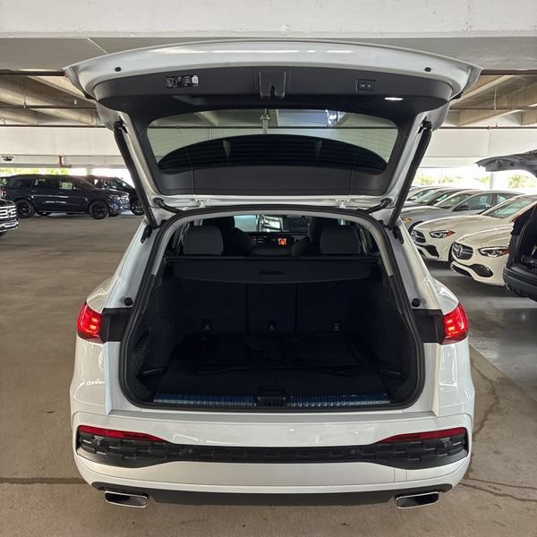 Used 2025 Audi Q5 Premium Plus w/ Premium Plus AWD/4WD image 42