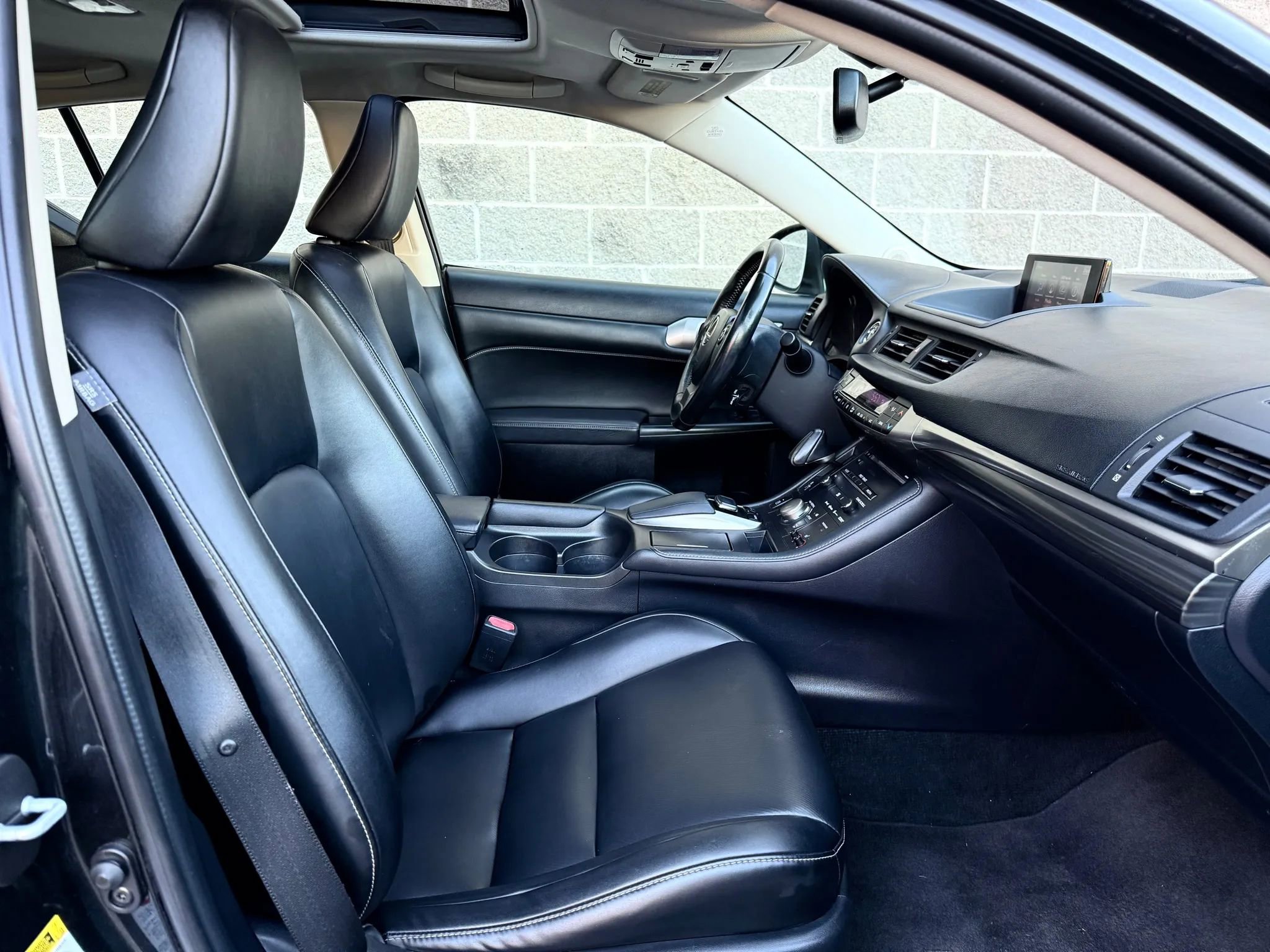 Used 2017 Lexus CT 200h image 18