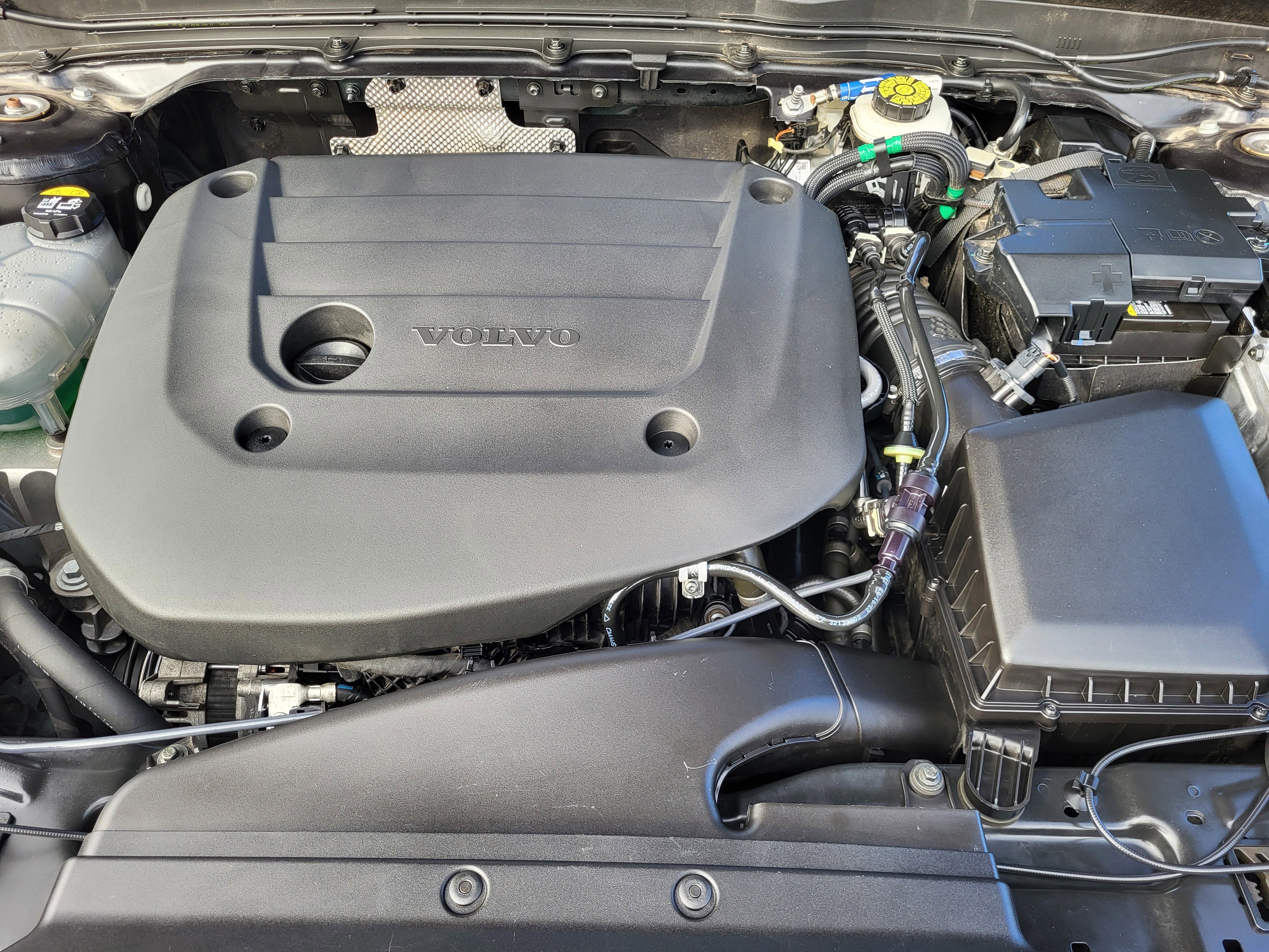 Used 2023 Volvo XC40 B5 Core image 17