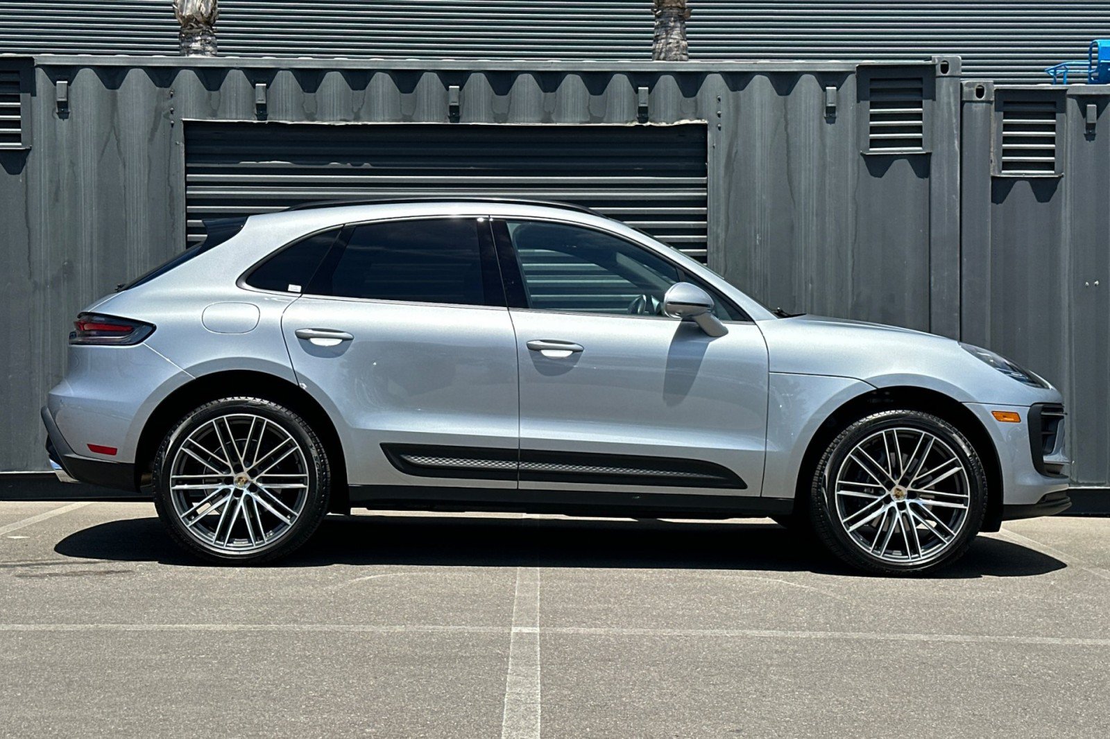 Used 2026 Porsche Macan AWD/4WD image 9
