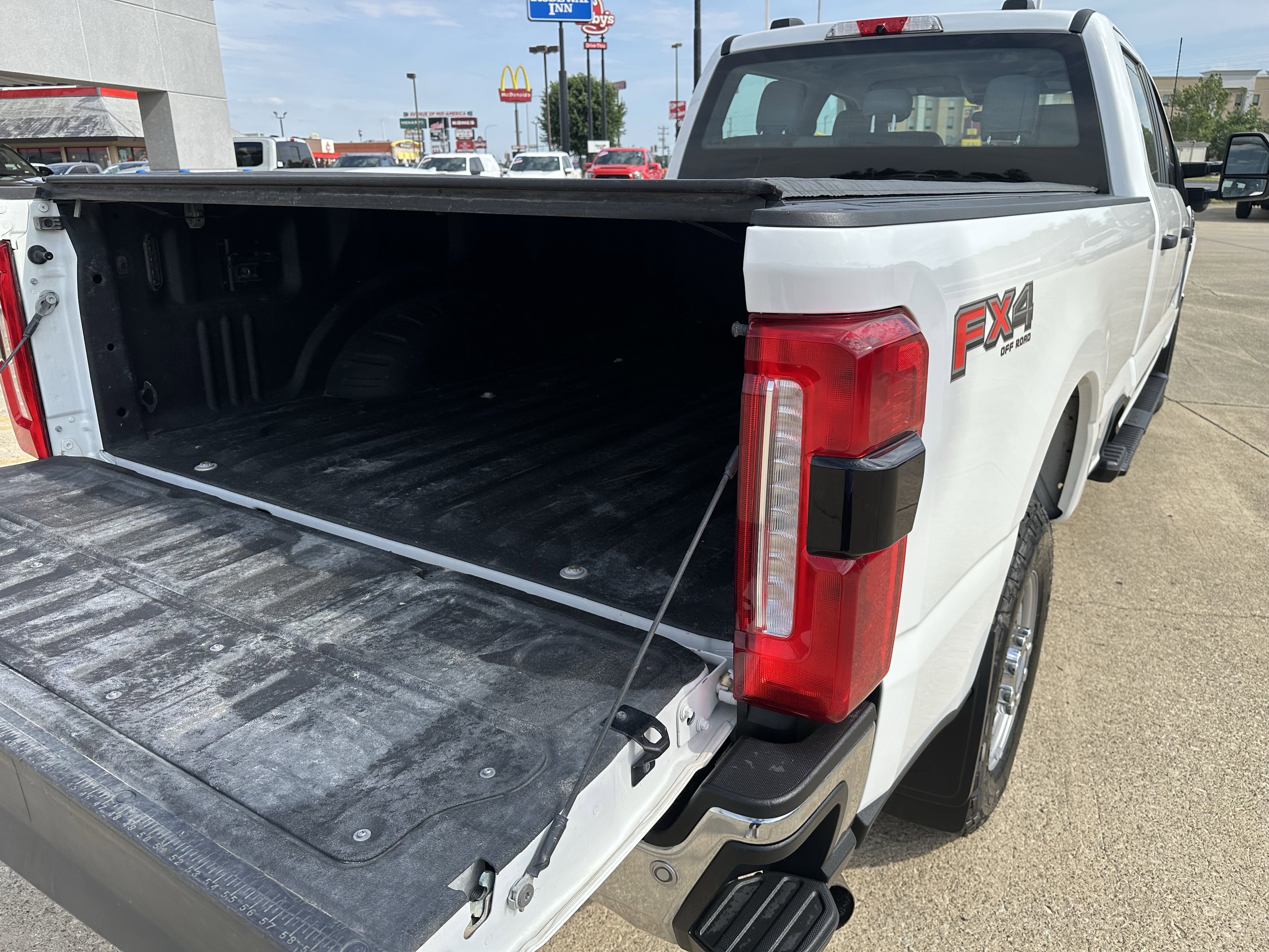 Used 2023 Ford F250 XL w/ 360-Degree Camera Package AWD/4WD image 7