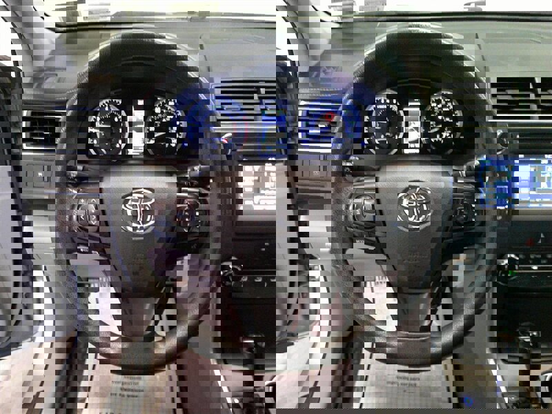 Used 2017 Toyota Camry LE image 14