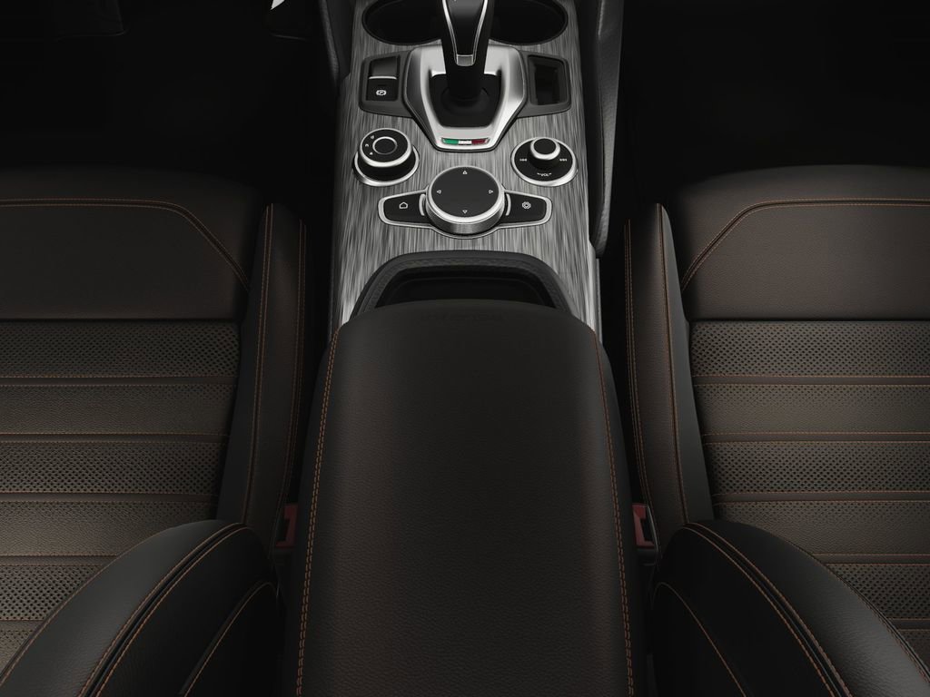 New 2025 Alfa Romeo Giulia w/ Driving Assist Package image 32