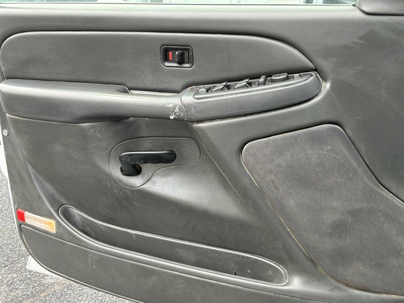 Used 2007 GMC Sierra 3500 SLE w/ Heavy-Duty Power Package image 13