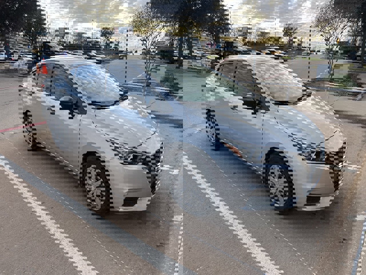 Certified 2020 Nissan Versa S image 1