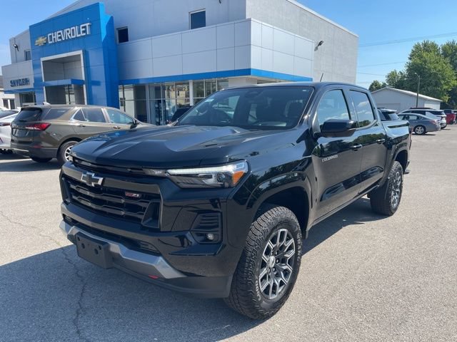 Used 2024 Chevrolet Colorado Z71 w/ Z71 Convenience Package 2 AWD/4WD image 2