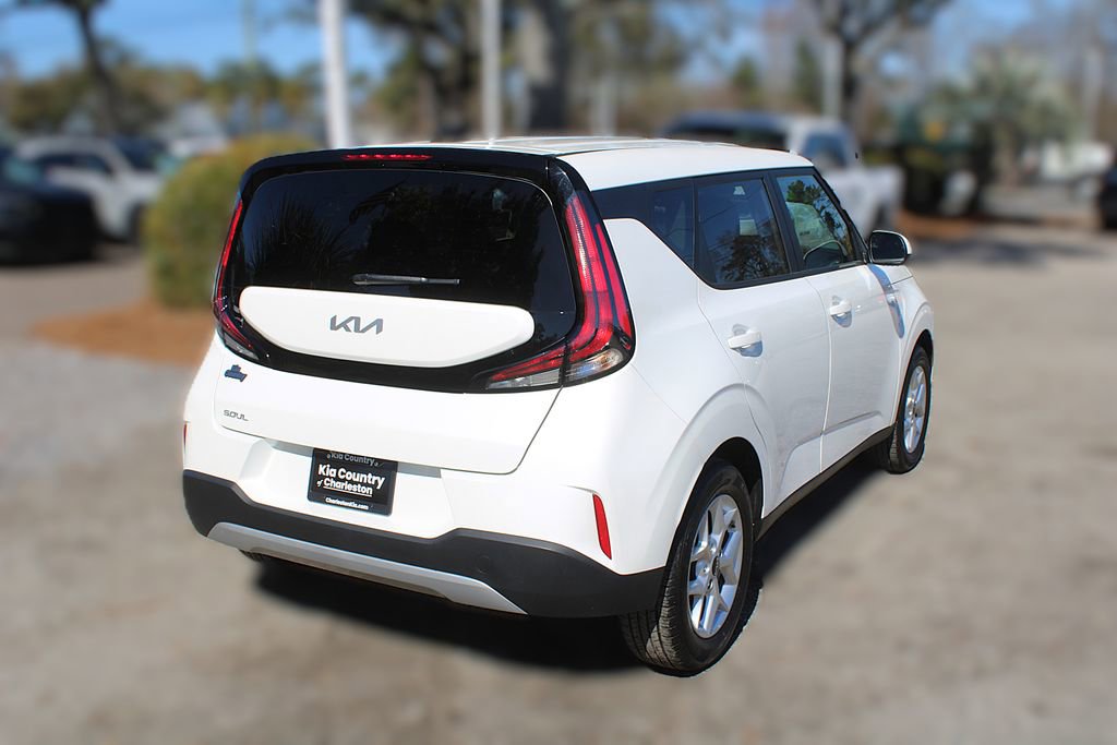 Certified 2025 Kia Soul LX image 8