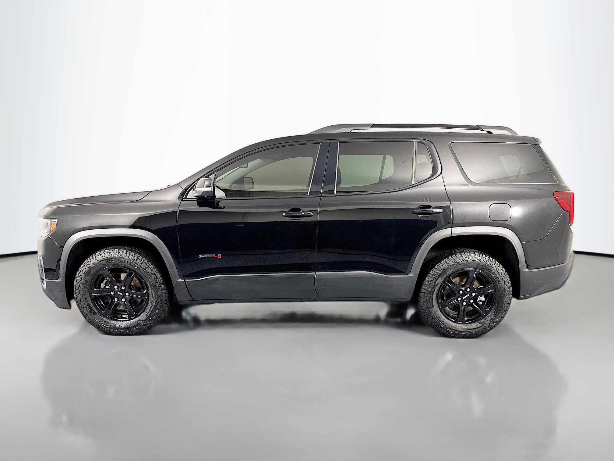 Used 2023 GMC Acadia AT4 w/ Technology Package image 8