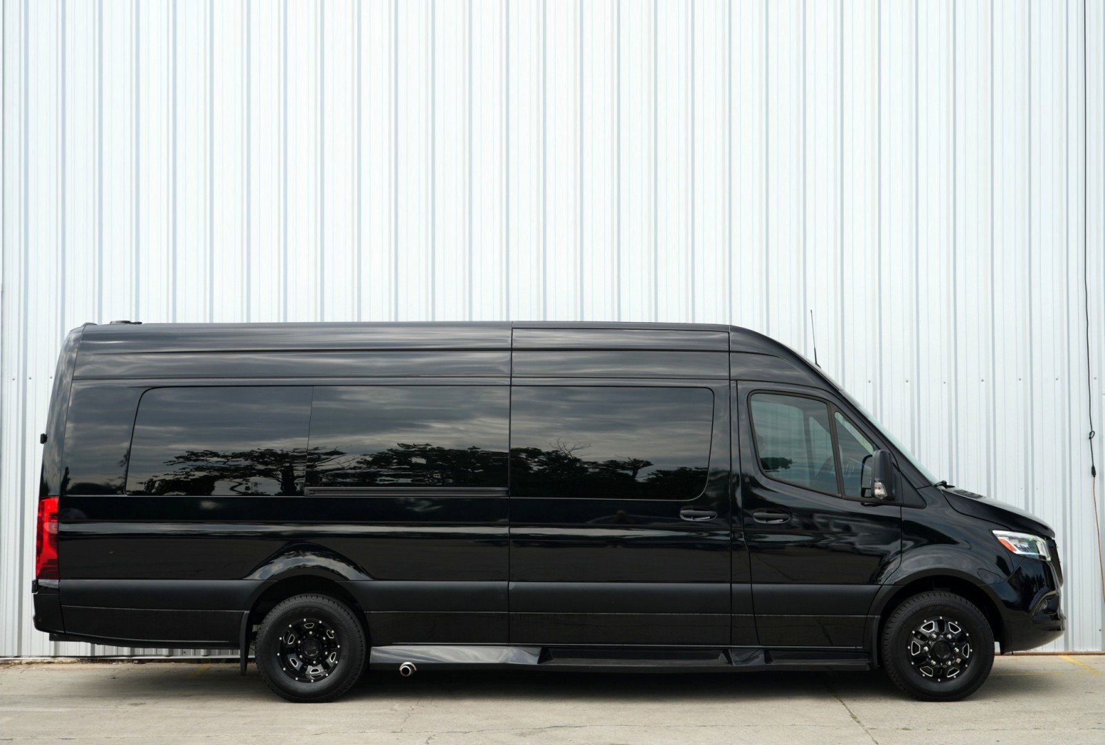 Used 2023 Mercedes-Benz Sprinter 3500 image 98