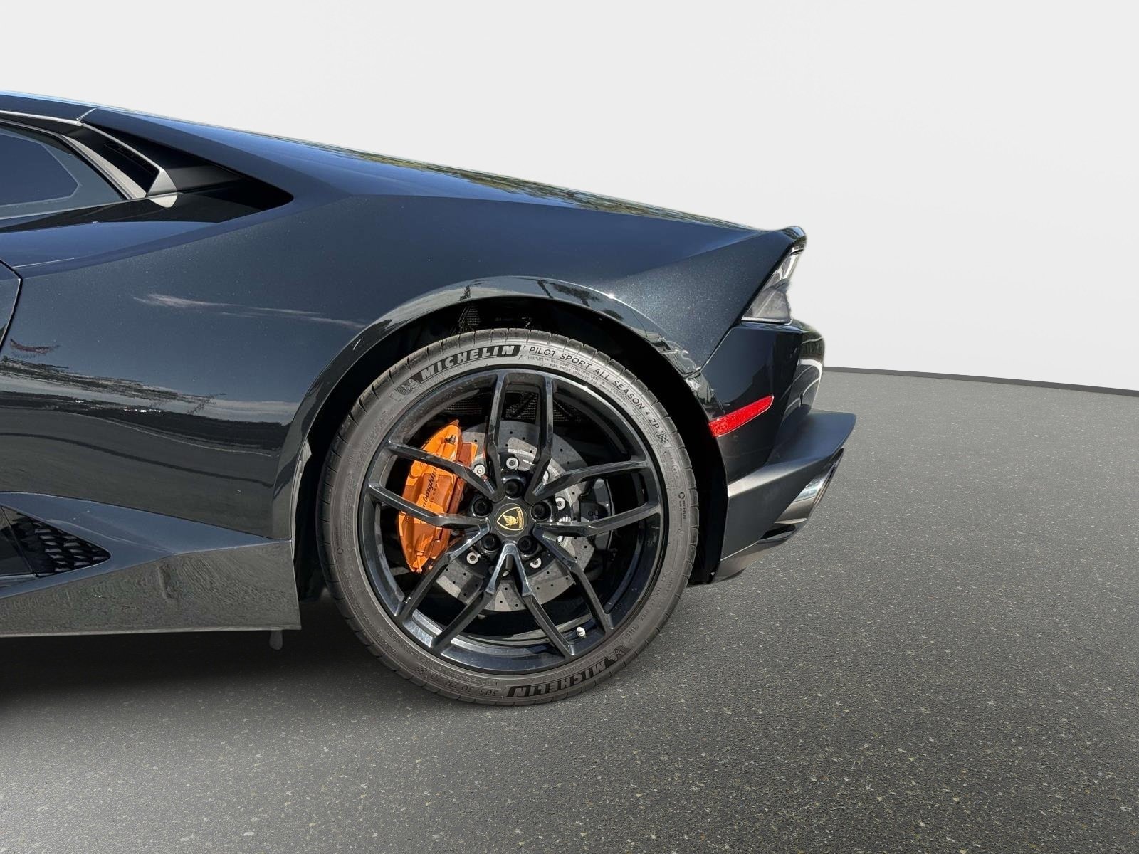 Used 2018 Lamborghini Huracan LP 610-4 AWD/4WD image 13