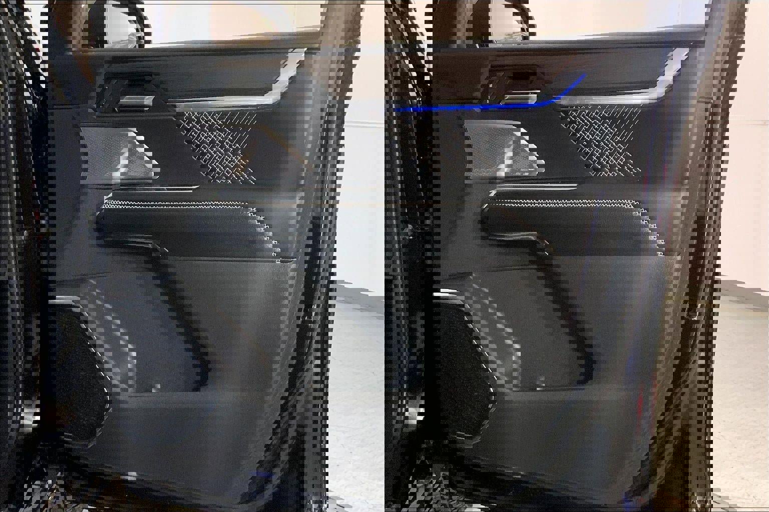 Used 2024 GMC Acadia Denali w/ Super Cruise Package image 26