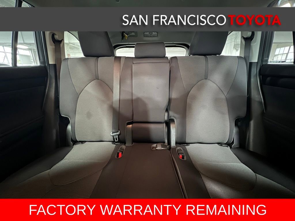 Used 2023 Toyota Highlander LE FWD image 11