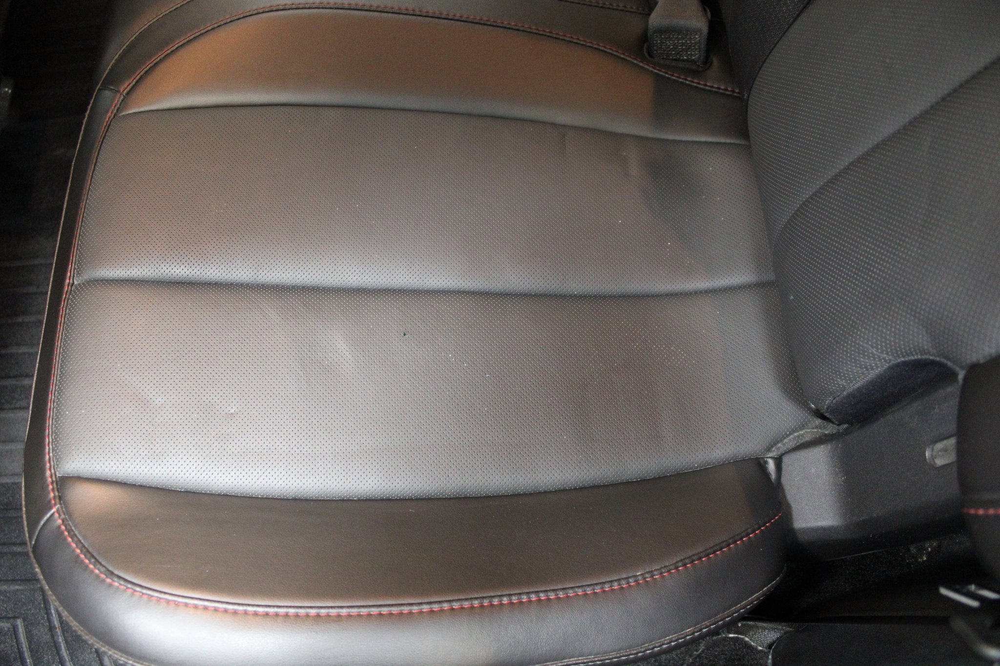 Used 2016 Chevrolet Equinox LTZ w/ Enhanced Convenience Package image 20