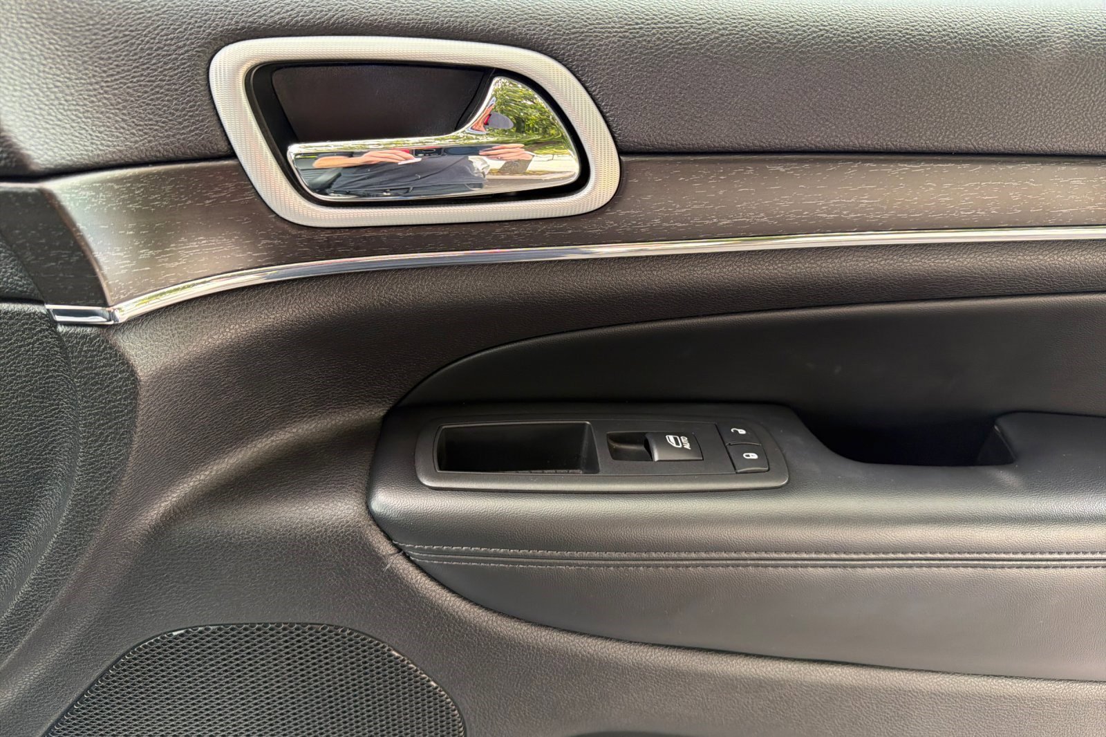 Used 2018 Jeep Grand Cherokee Limited image 22