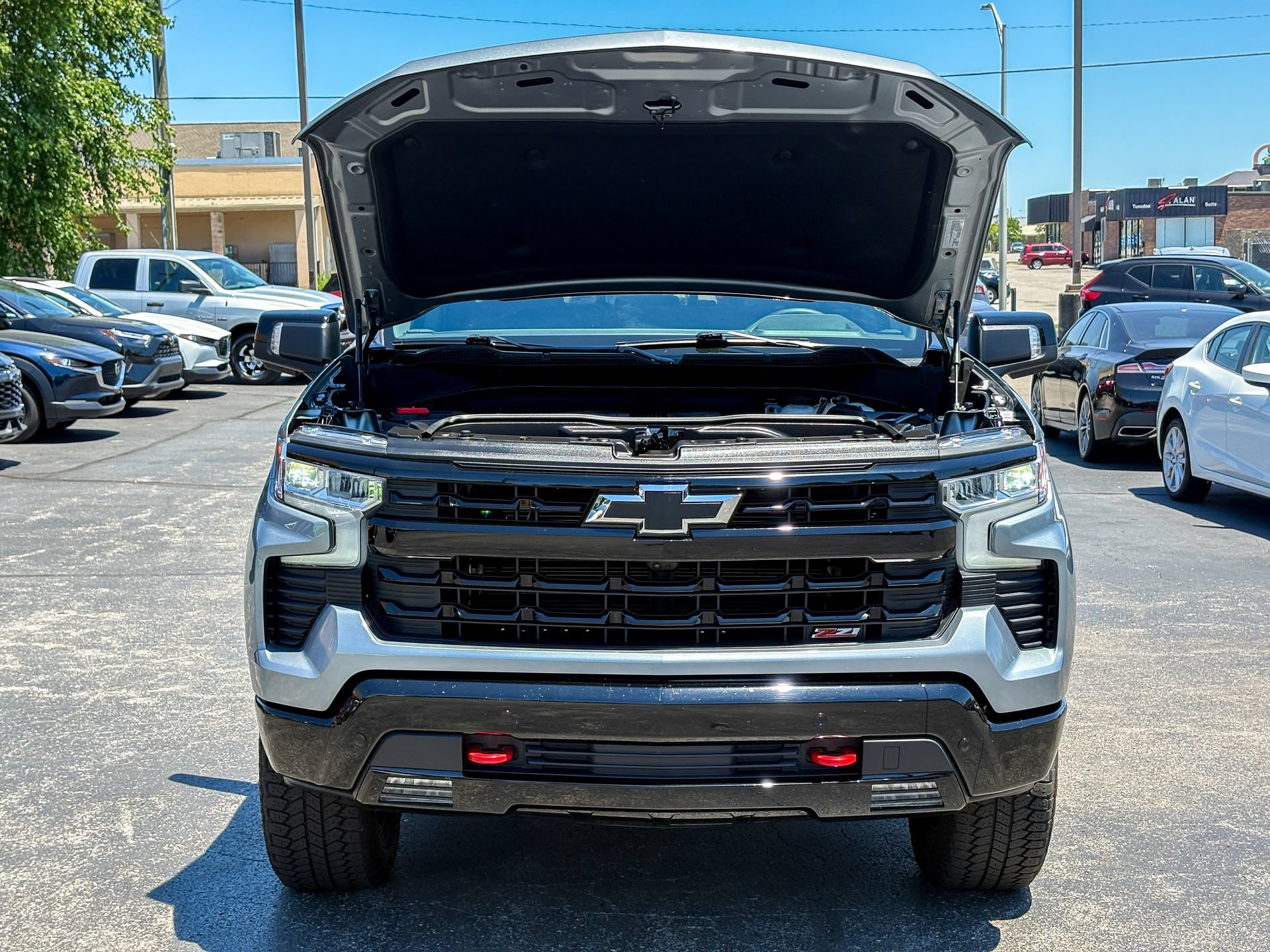 Used 2025 Chevrolet Silverado 1500 LT Trail Boss w/ LT Trail Boss Premium Package AWD/4WD image 36