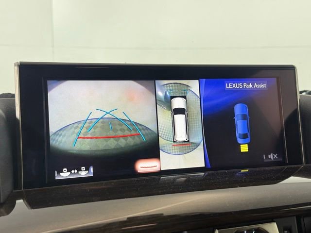 Used 2021 Lexus LX 570 4WD w/ 3rd Row & Luxury Pkg image 36