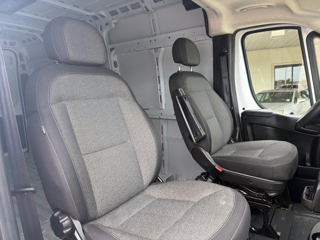Used 2025 RAM ProMaster 2500 w/ Convenience Group FWD image 19