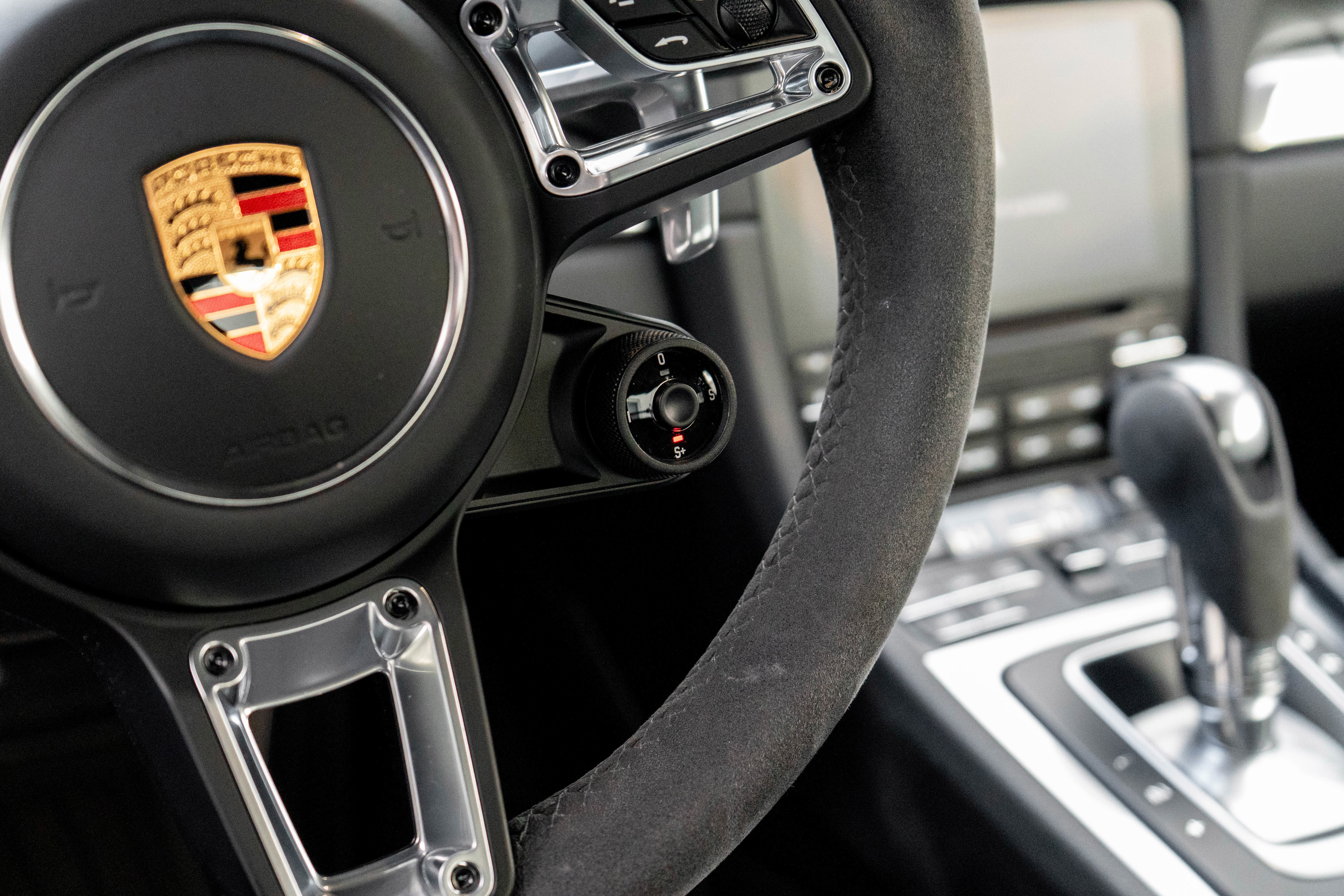 Used 2018 Porsche 718 Cayman GTS image 13