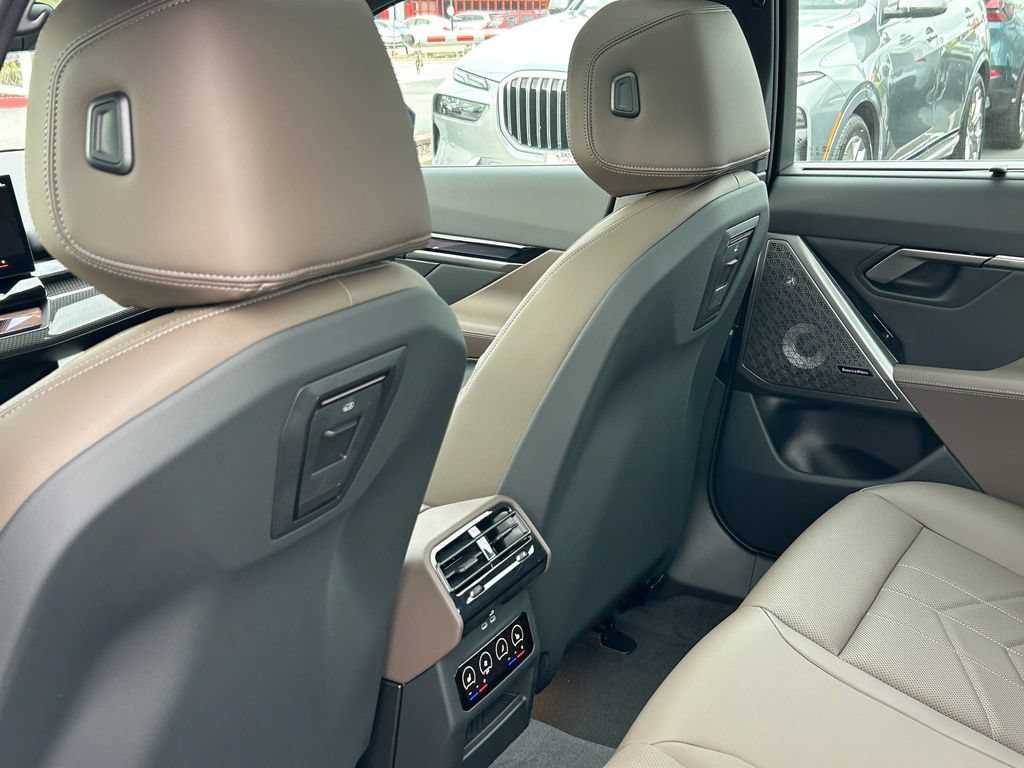 New 2027 BMW 550e xDrive w/ Executive Package AWD/4WD image 31