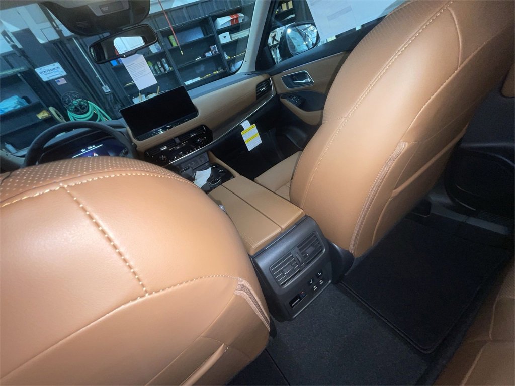 New 2026 Nissan Rogue Platinum image 21