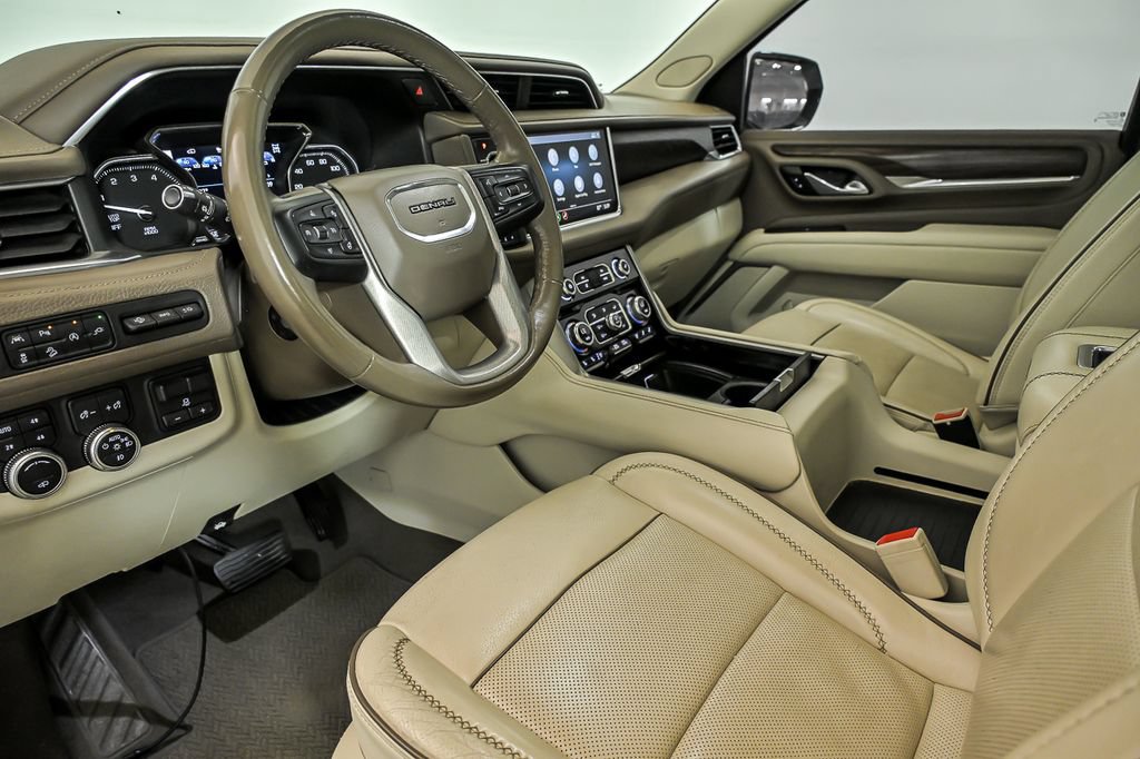 Used 2021 GMC Yukon XL Denali w/ Denali Ultimate Package AWD/4WD image 12