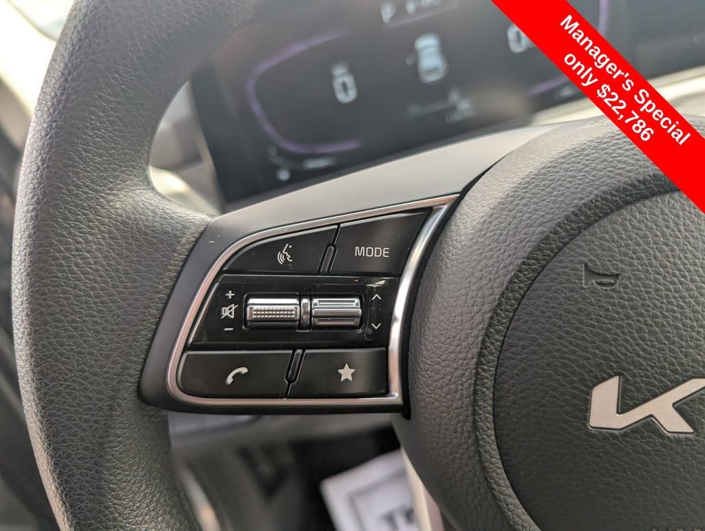 Used 2025 Kia Seltos LX AWD/4WD image 18