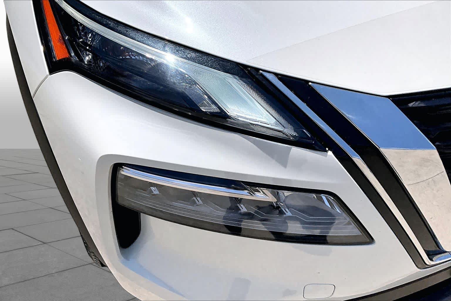 Certified 2023 Nissan Rogue SV FWD image 27