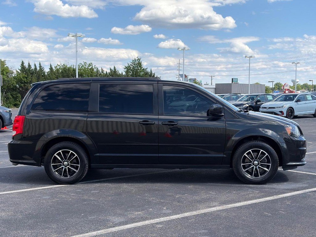 Used 2017 Dodge Grand Caravan GT FWD image 4