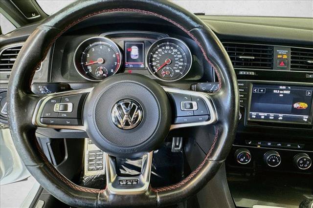 Used 2017 Volkswagen Golf 4-Door FWD image 11