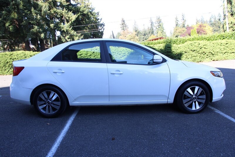 Used 2013 Kia Forte EX w/ Premium Pkg FWD image 11