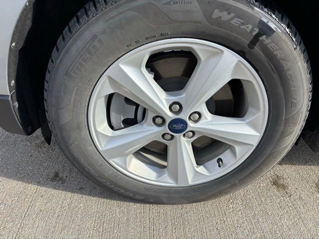 Used 2021 Ford Edge SE image 9