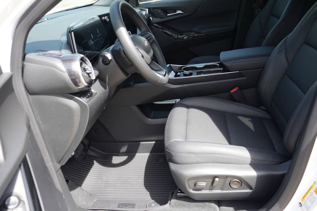 New 2026 Chevrolet Equinox LT w/ Convenience Package II AWD/4WD image 8