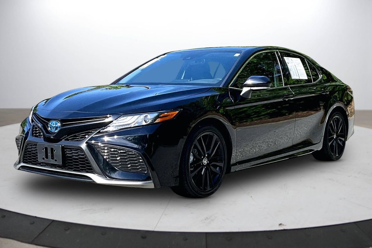Used 2024 Toyota Camry XSE w/ Cold Weather Package FWD image 4