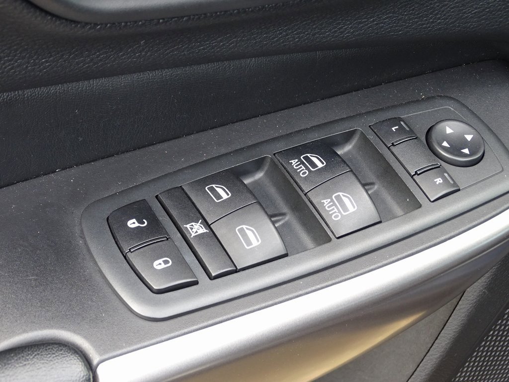 Used 2020 Jeep Cherokee Limited image 14