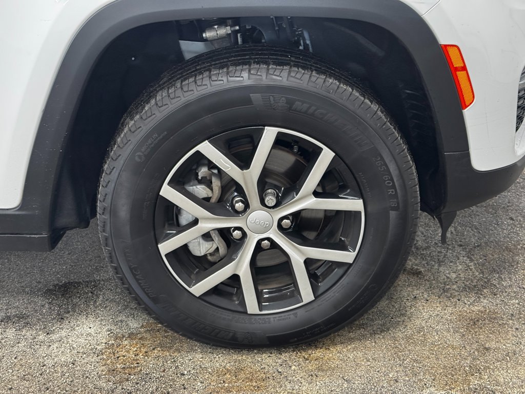Used 2024 Jeep Grand Cherokee Limited w/ Trailer Tow Package AWD/4WD image 24