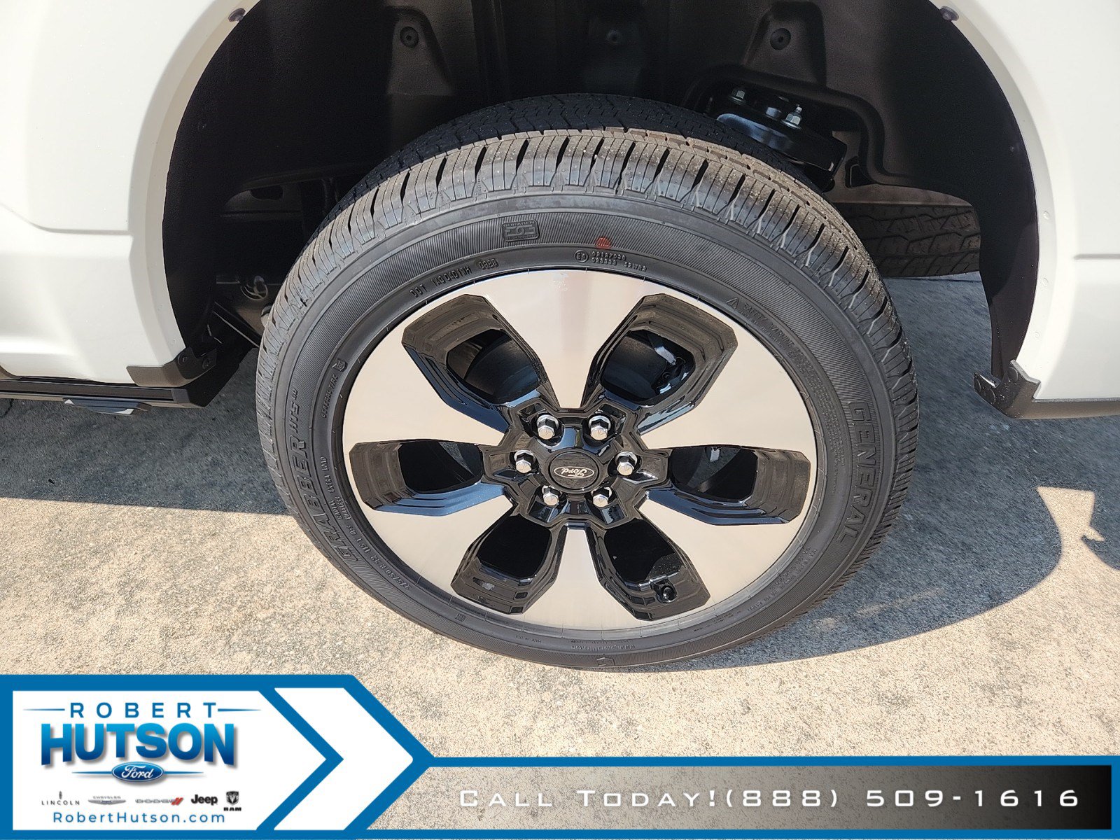 New 2023 Ford F150 Lightning Platinum AWD/4WD image 9
