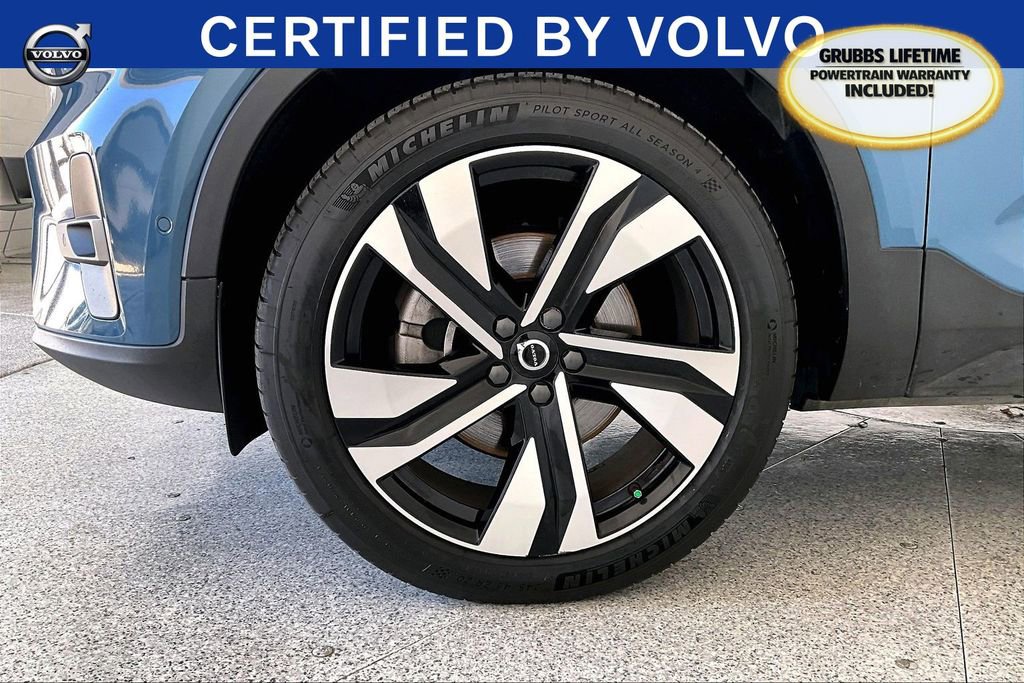 Used 2023 Volvo XC40 B5 Ultimate w/ Protection Package Premier image 12