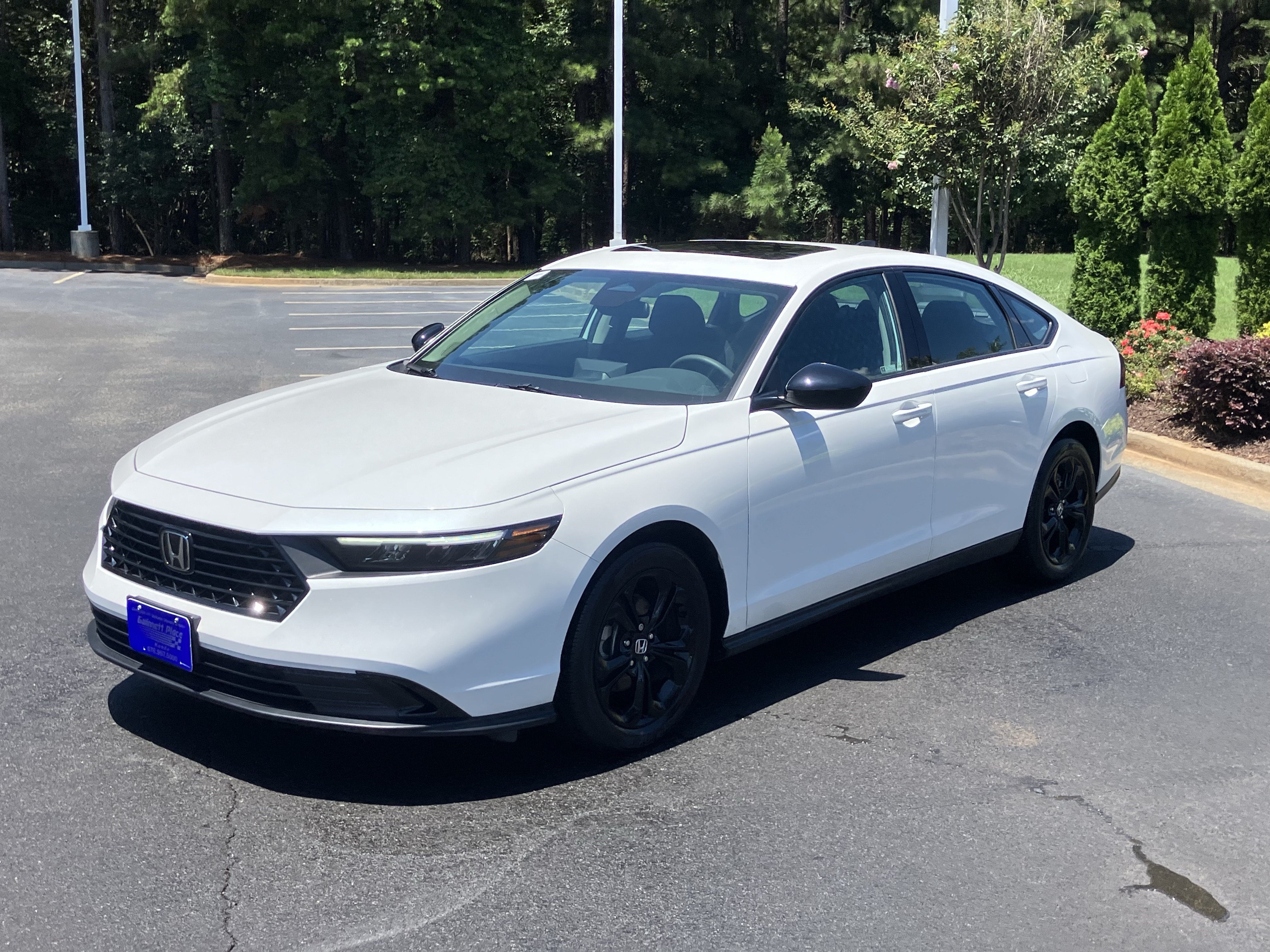 Used 2025 Honda Accord SE image 6