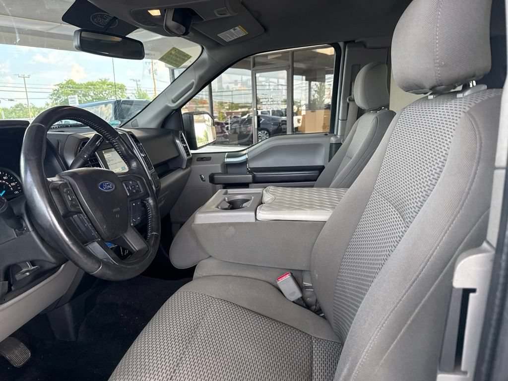 Used 2017 Ford F150 XLT w/ Equipment Group 302A Luxury AWD/4WD image 11