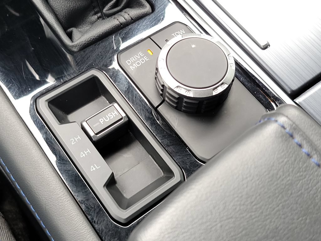 Used 2024 Toyota Tundra Platinum AWD/4WD image 31